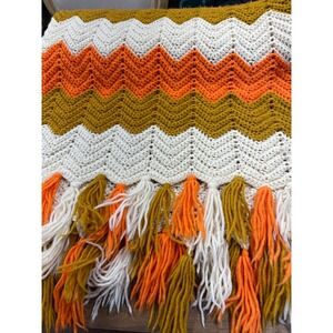 Retro Handknit 70's Crochet Blanket Throw Tassels Boho Hippie Vibe Grandmacore